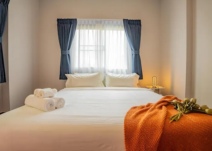 906 Center Single Pool Bts Asok 5 Bedrooms 6 Bathrooms