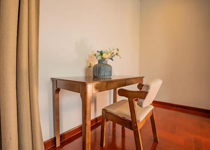 906 Center Single Pool Bts Asok 5 Bedrooms 6 Bathrooms Villa *
