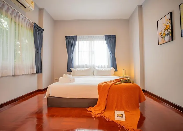 Villa 906 Center Single Pool Bts Asok 5 Bedrooms 6 Bathrooms Bangkok