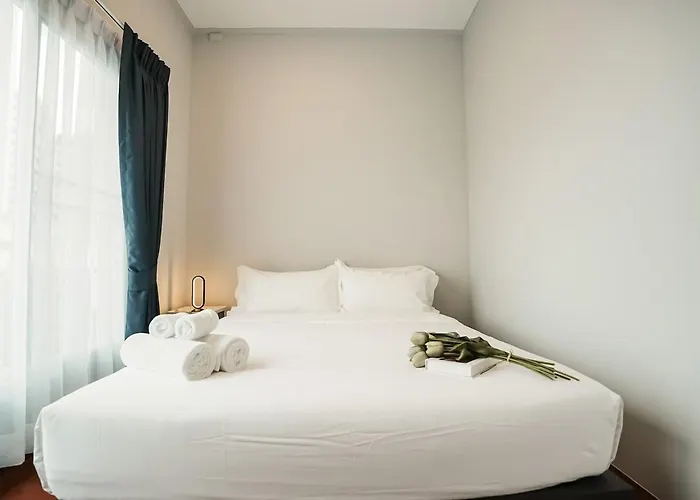 906 Center Single Pool Bts Asok 5 Bedrooms 6 Bathrooms Villa *