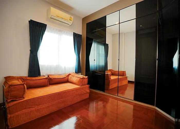 906 Center Single Pool Bts Asok 5 Bedrooms 6 Bathrooms Bangkok