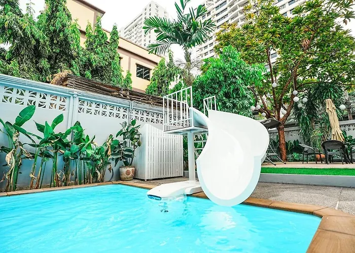 906 Center Single Pool Bts Asok 5 Bedrooms 6 Bathrooms * Bangkok