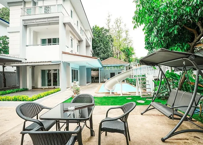 906 Center Single Pool Bts Asok 5 Bedrooms 6 Bathrooms