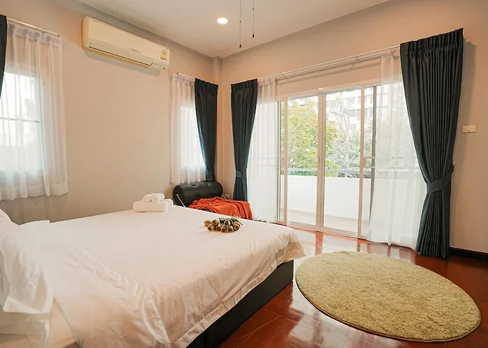 906 Center Single Pool Bts Asok 5 Bedrooms 6 Bathrooms