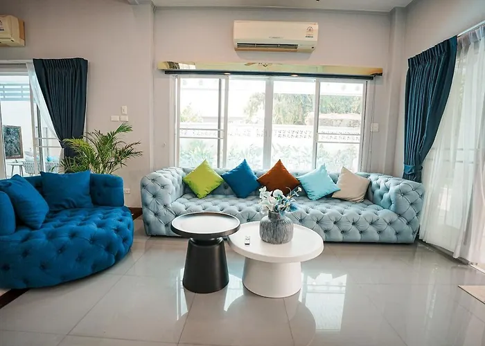 906 Center Single Pool Bts Asok 5 Bedrooms 6 Bathrooms * Bangkok
