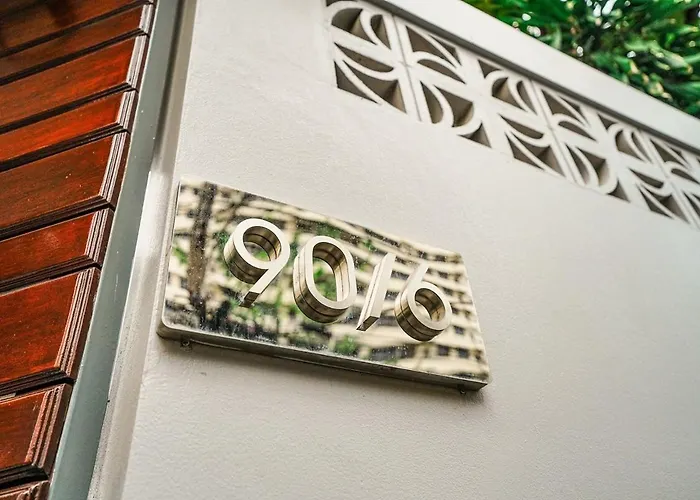 906 Center Single Pool Bts Asok 5 Bedrooms 6 Bathrooms Villa
