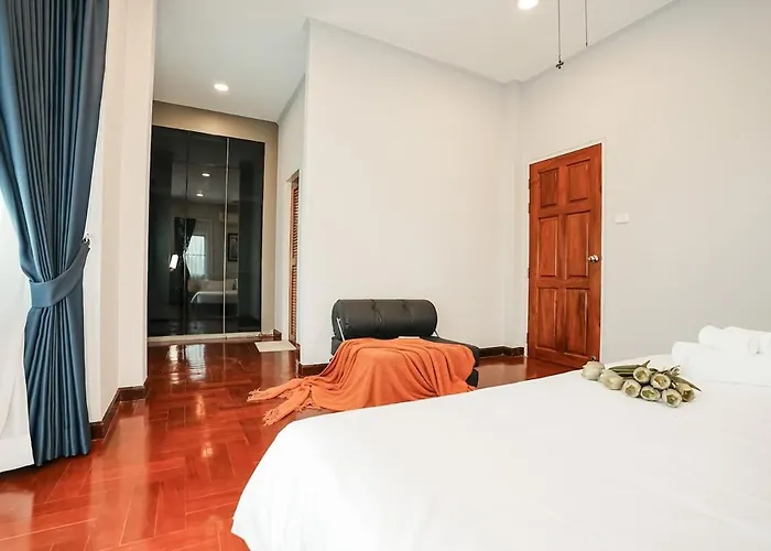 Villa 906 Center Single Pool Bts Asok 5 Bedrooms 6 Bathrooms *