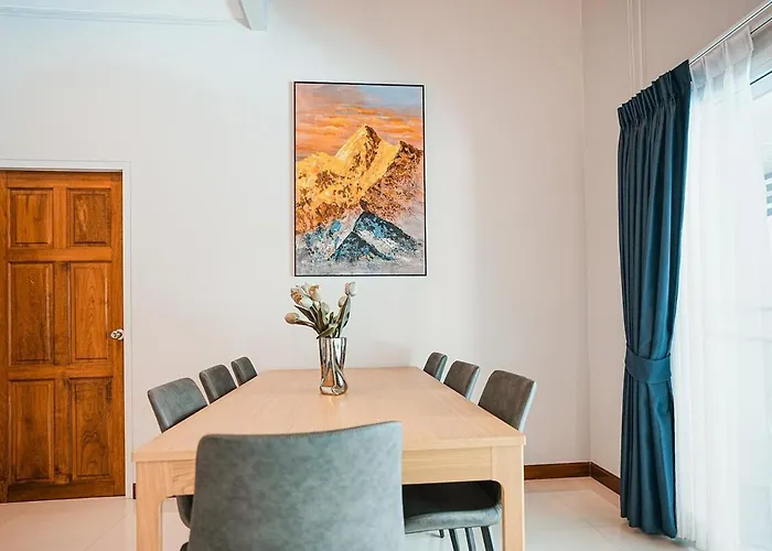 906 Center Single Pool Bts Asok 5 Bedrooms 6 Bathrooms Villa