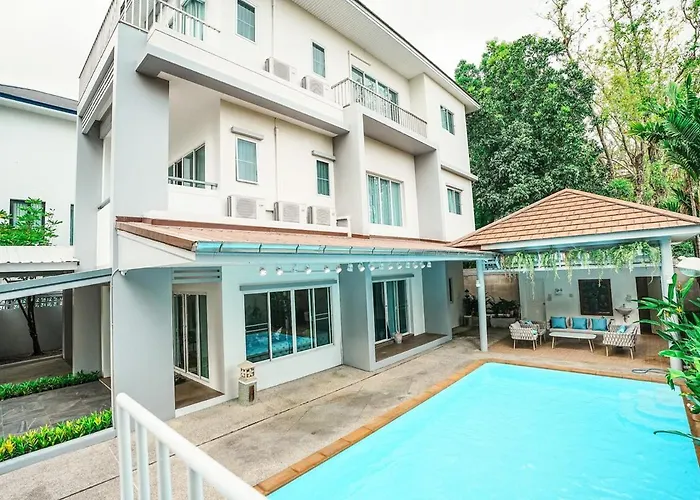 906 Center Single Pool Bts Asok 5 Bedrooms 6 Bathrooms