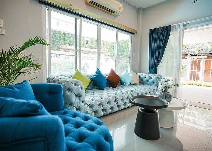 906 Center Single Pool Bts Asok 5 Bedrooms 6 Bathrooms Villa *