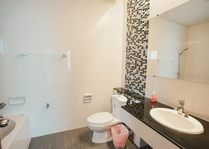 906 Center Single Pool Bts Asok 5 Bedrooms 6 Bathrooms Villa *
