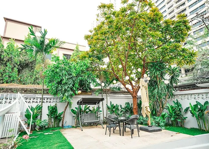 906 Center Single Pool Bts Asok 5 Bedrooms 6 Bathrooms Villa Bangkok